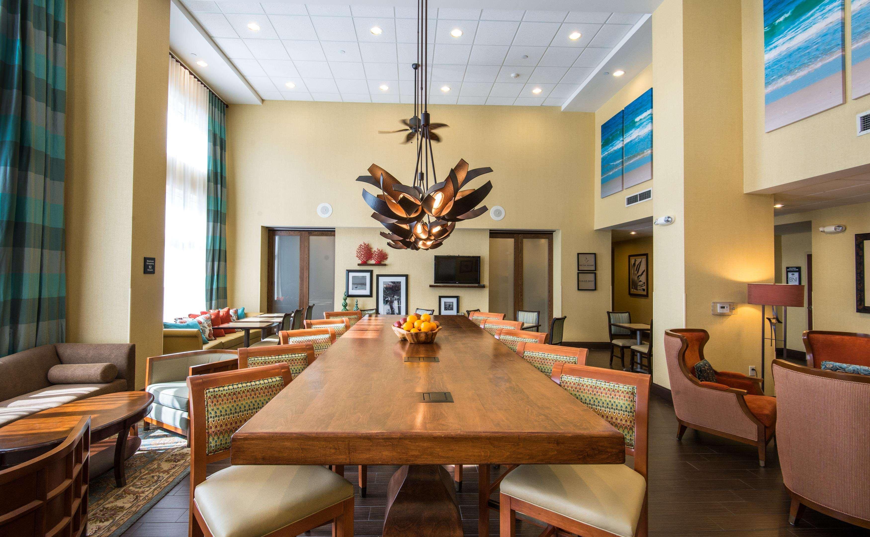 Hampton Inn & Suites Fort Myers-Colonial Boulevard מראה חיצוני תמונה