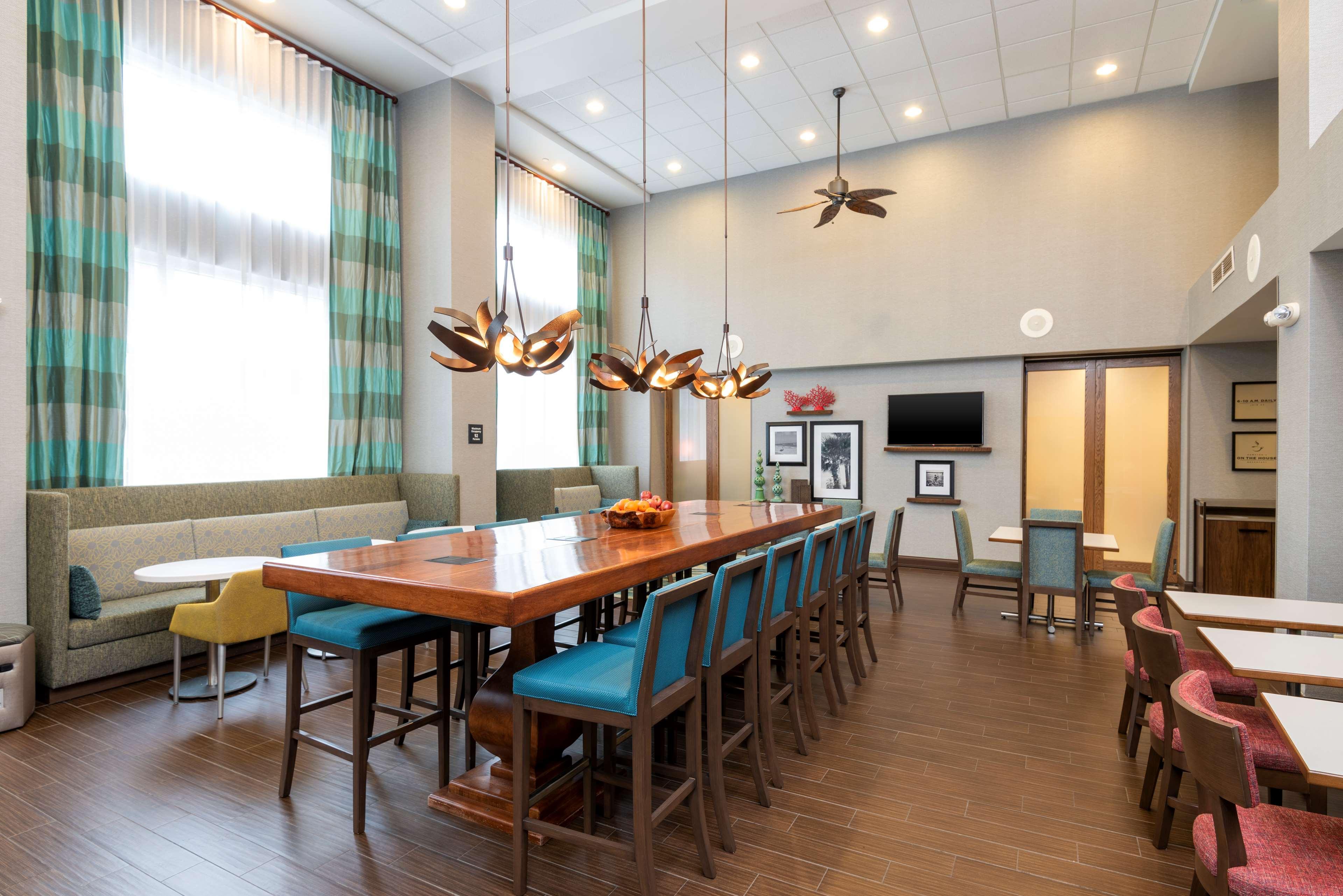 Hampton Inn & Suites Fort Myers-Colonial Boulevard מראה חיצוני תמונה
