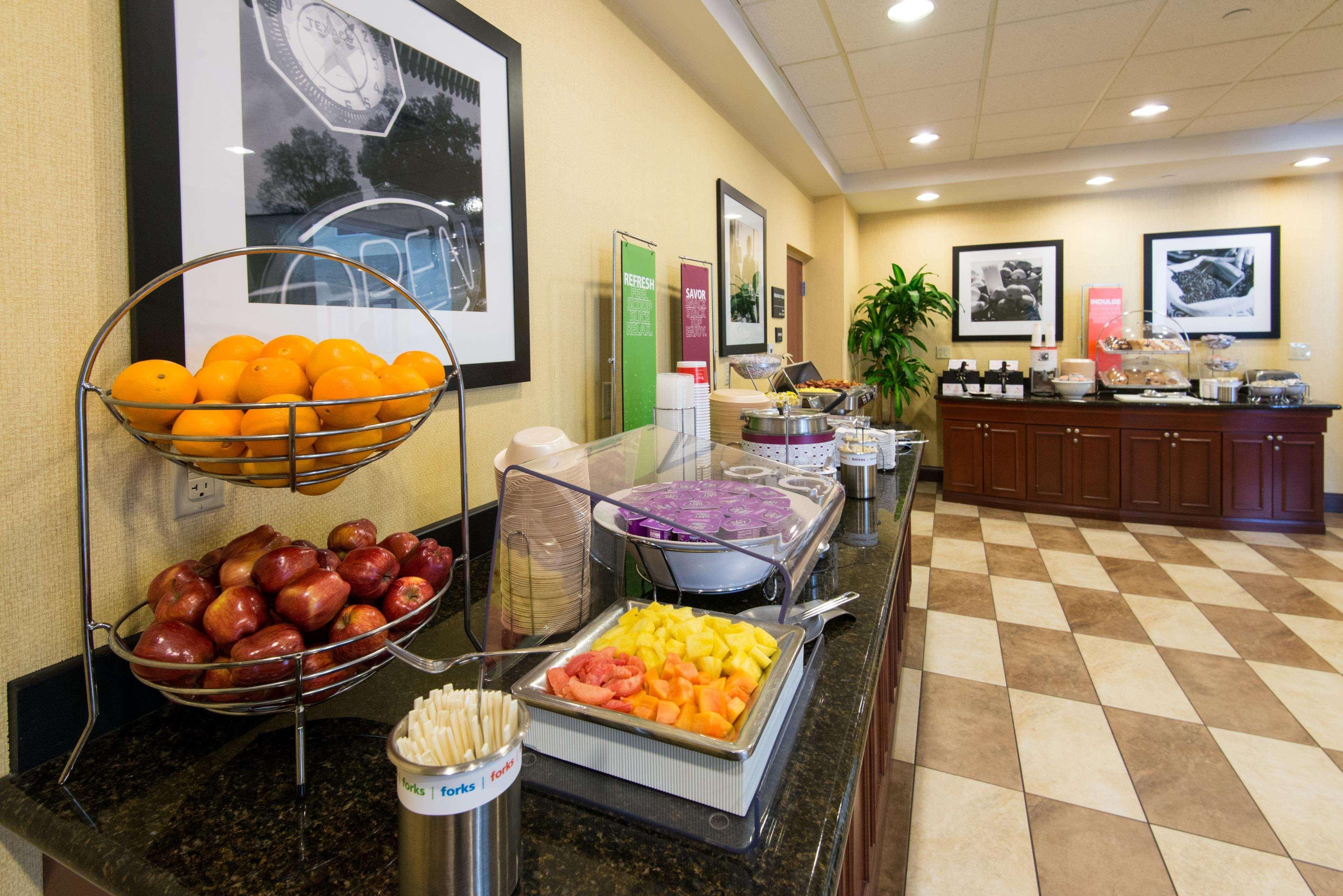 Hampton Inn & Suites Fort Myers-Colonial Boulevard מראה חיצוני תמונה