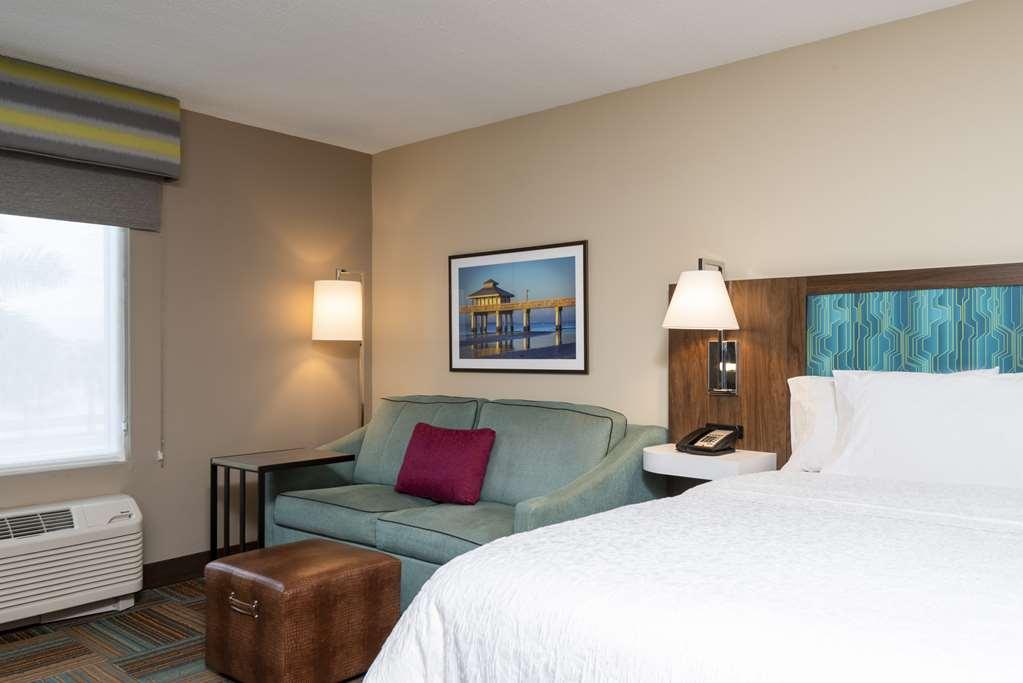 Hampton Inn & Suites Fort Myers-Colonial Boulevard חדר תמונה